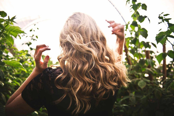 Cuidar tu cabello en verano para pasar de un pelito a un pelazo