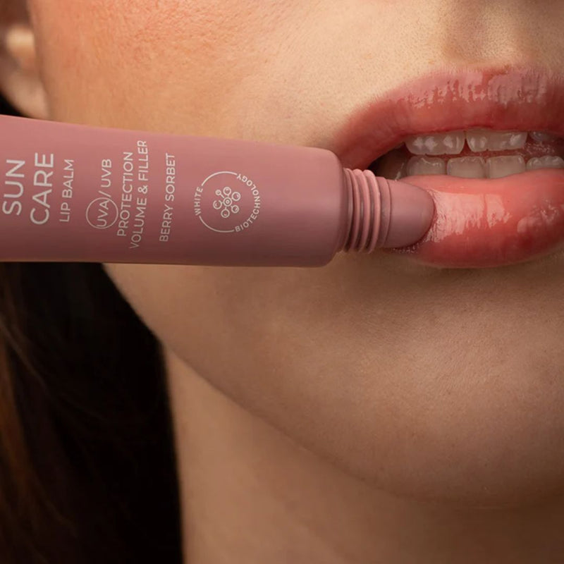 Comprar bálsamo labial de Segle multifunción con color y gloss duradero y alta protección solar en farmacia Avenida de América.