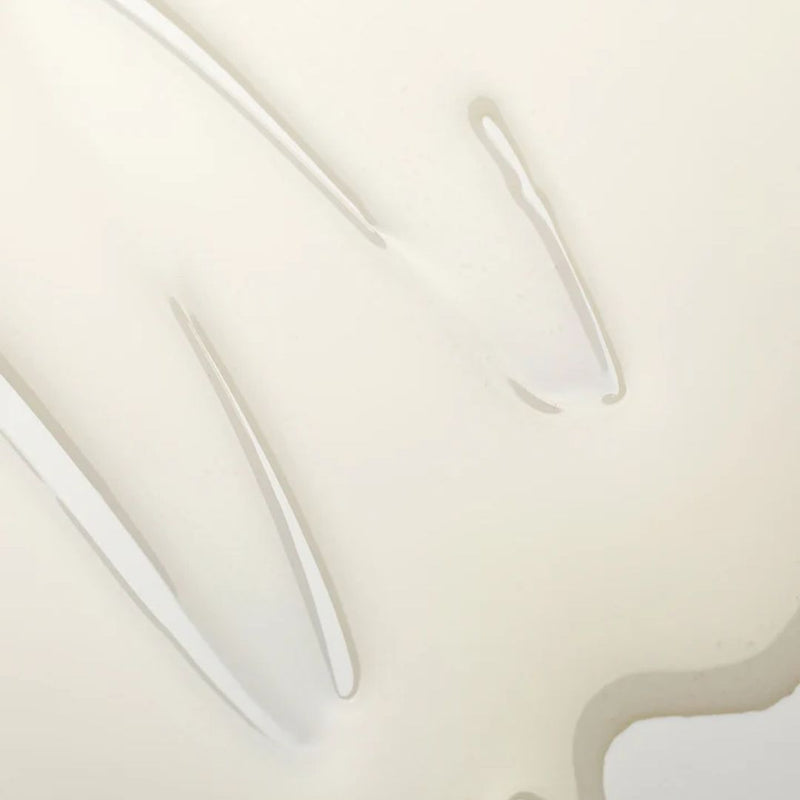 Aceite desmaquillante a la leche para todo tipo de pieles de farmacia Avenida de América.